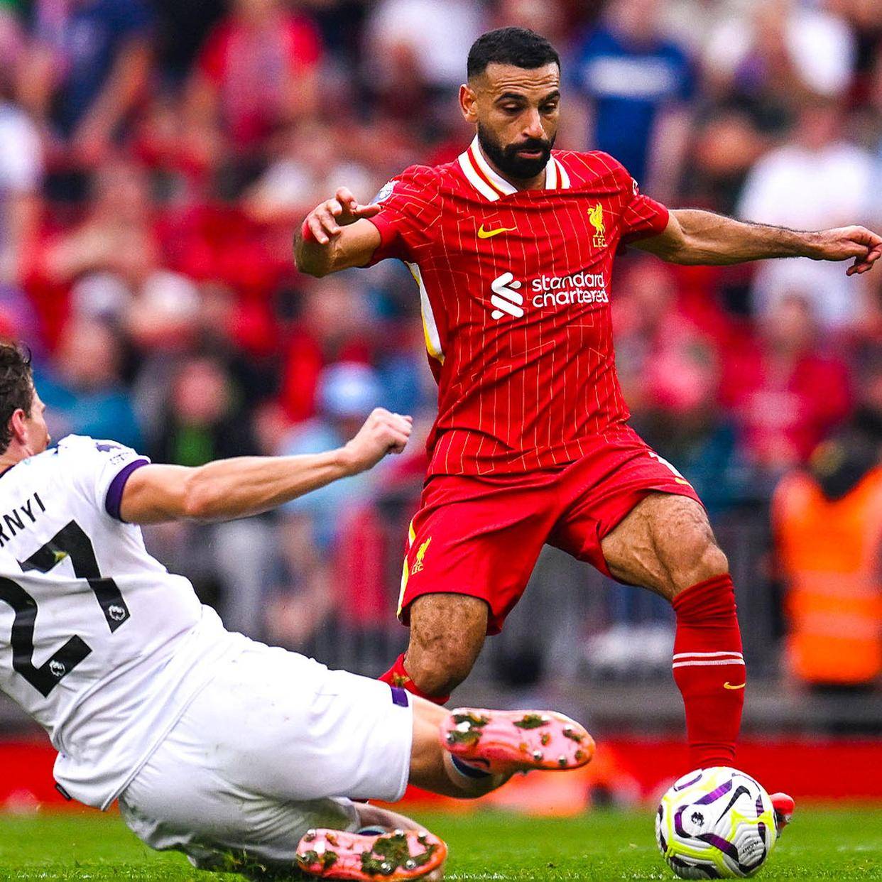 爱游戏教练-包含法国足球联赛中场激战,场上火药味十足的词条