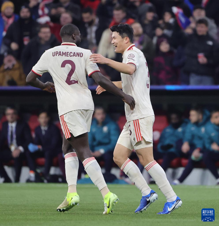 爱游戏登录入口-拜仁慕尼黑前锋在欧冠联赛中破门得分