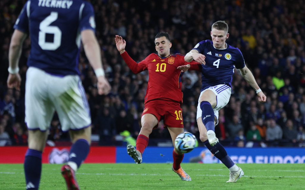 爱游戏网站-关于激动人心的欧洲足球盛宴引发球迷狂热的信息