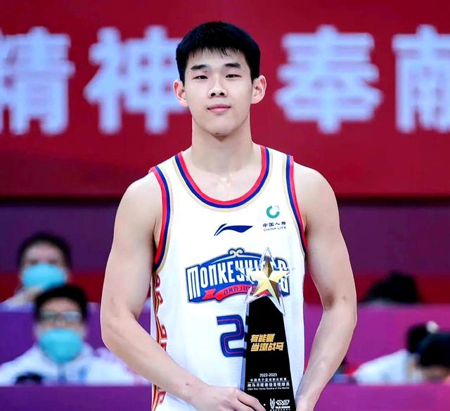 爱游戏官方入口-本土球星表现优秀,中国篮球正在蓬勃发展的简单介绍