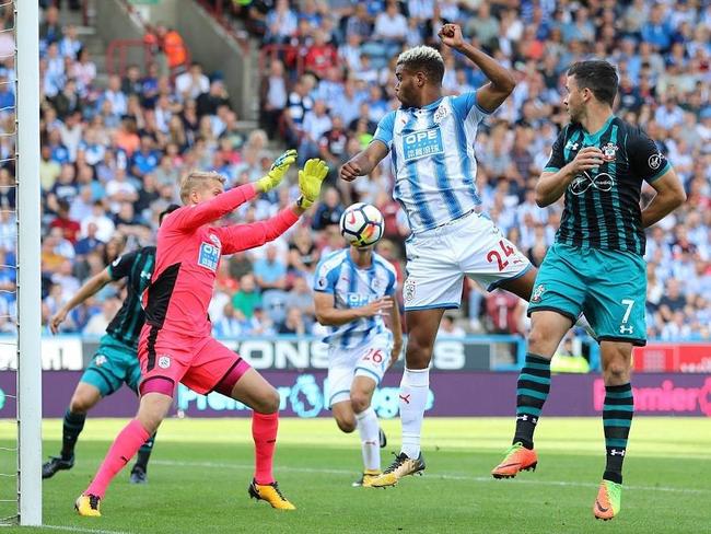 爱游戏电竞-热刺客场碾压哈德斯菲尔德,继续保持领跑位置的简单介绍