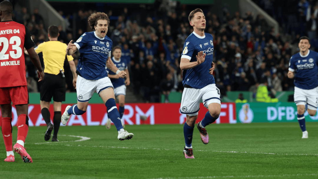 关于勒沃库森客场逆转,击败不来梅赢得关键胜利的信息