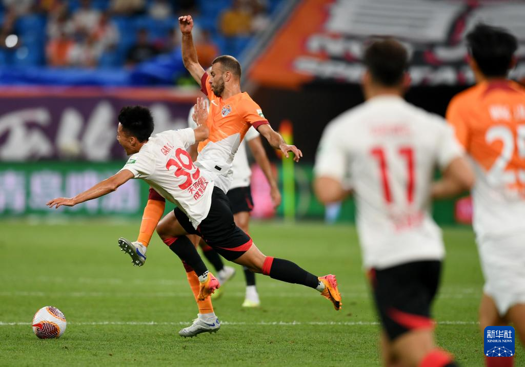 爱游戏活动-关于足球比赛现场精彩纷呈，球员实力展现无限的信息