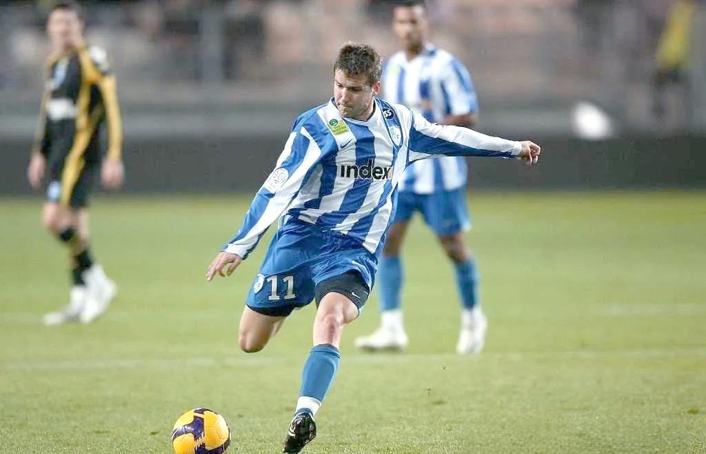 爱游戏地址-梅斯球员表现出色，成为焦点