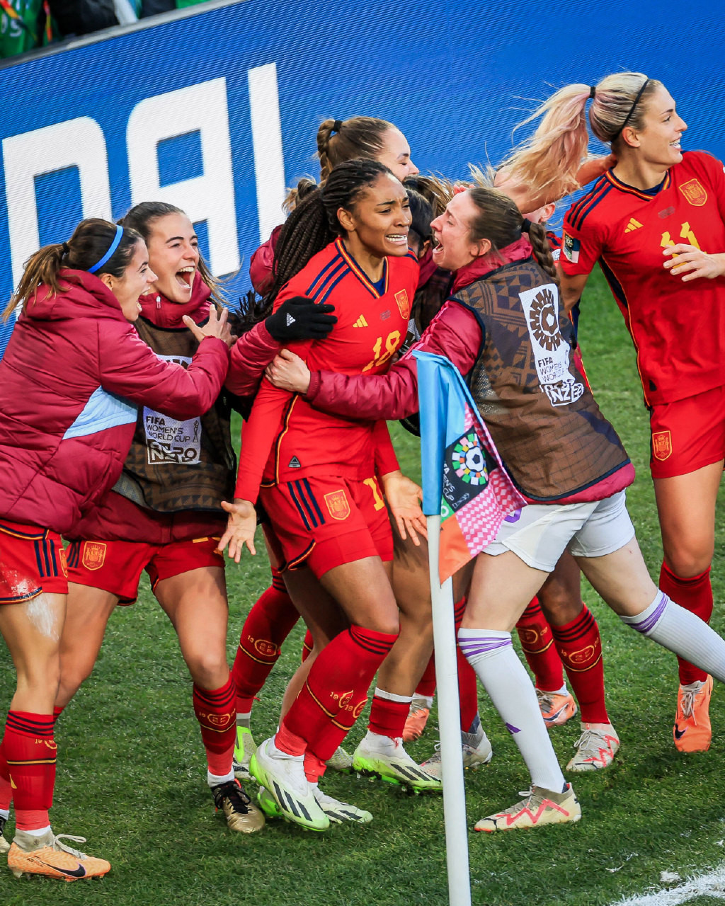 爱游戏在线登录-斯洛伐克女足赛场表现出色，锁定欧洲对手