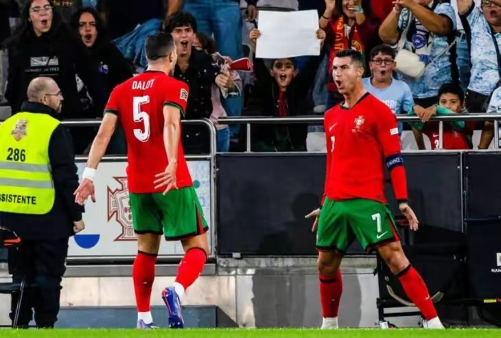 爱游戏官网-欧洲国家足球比赛赛场上的激情绽放